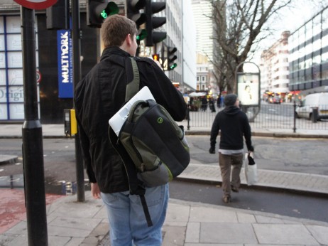 biglaptop_walking-462x346