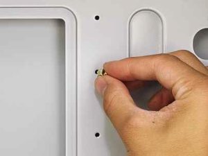 How to install the motherboard