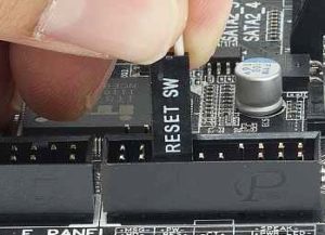 How to fit the internal cables
