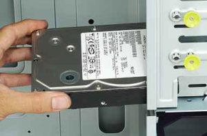 How to install a hard disk