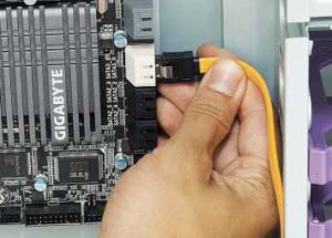 How to install an optical drive