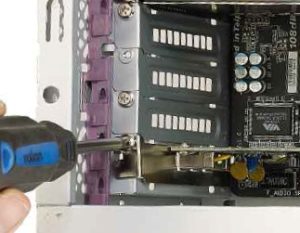 How to install expansion cards