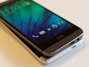 HTC One (M8)