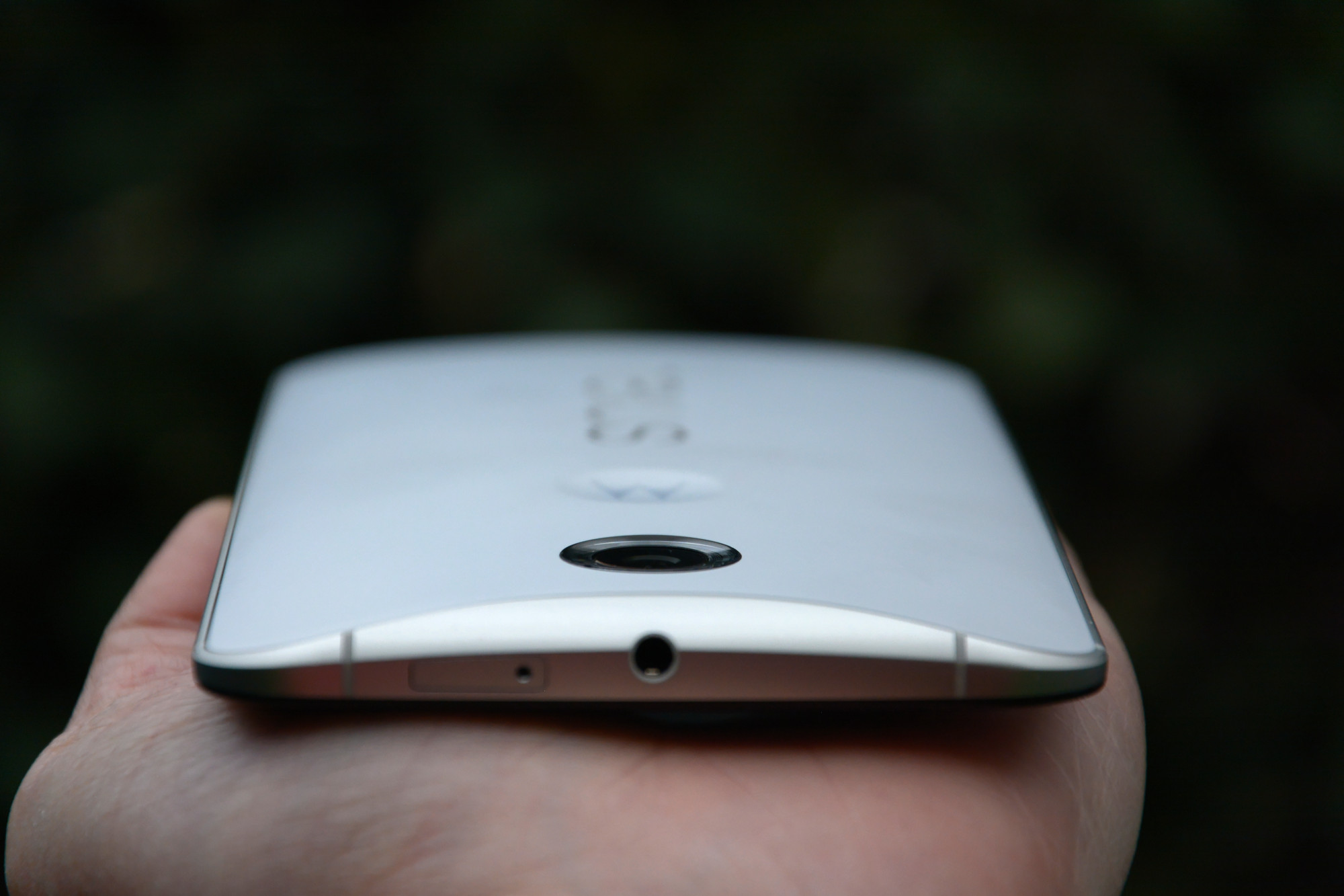 Nexus 6 review - top edge