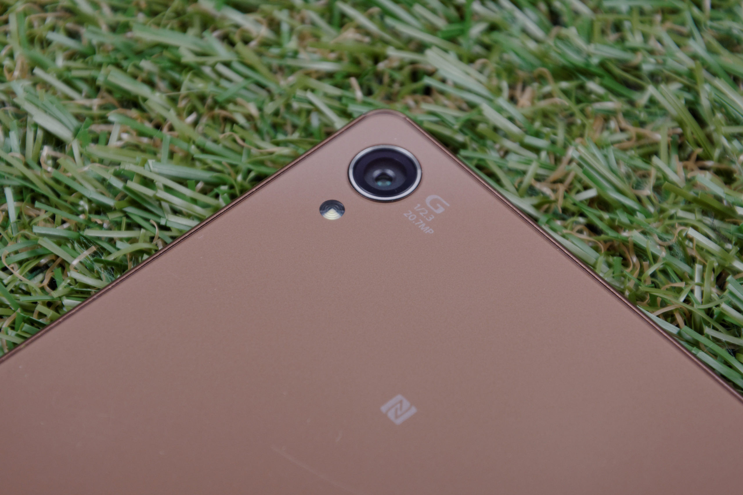 Sony Xperia Z3 - 20.7MP rear camera