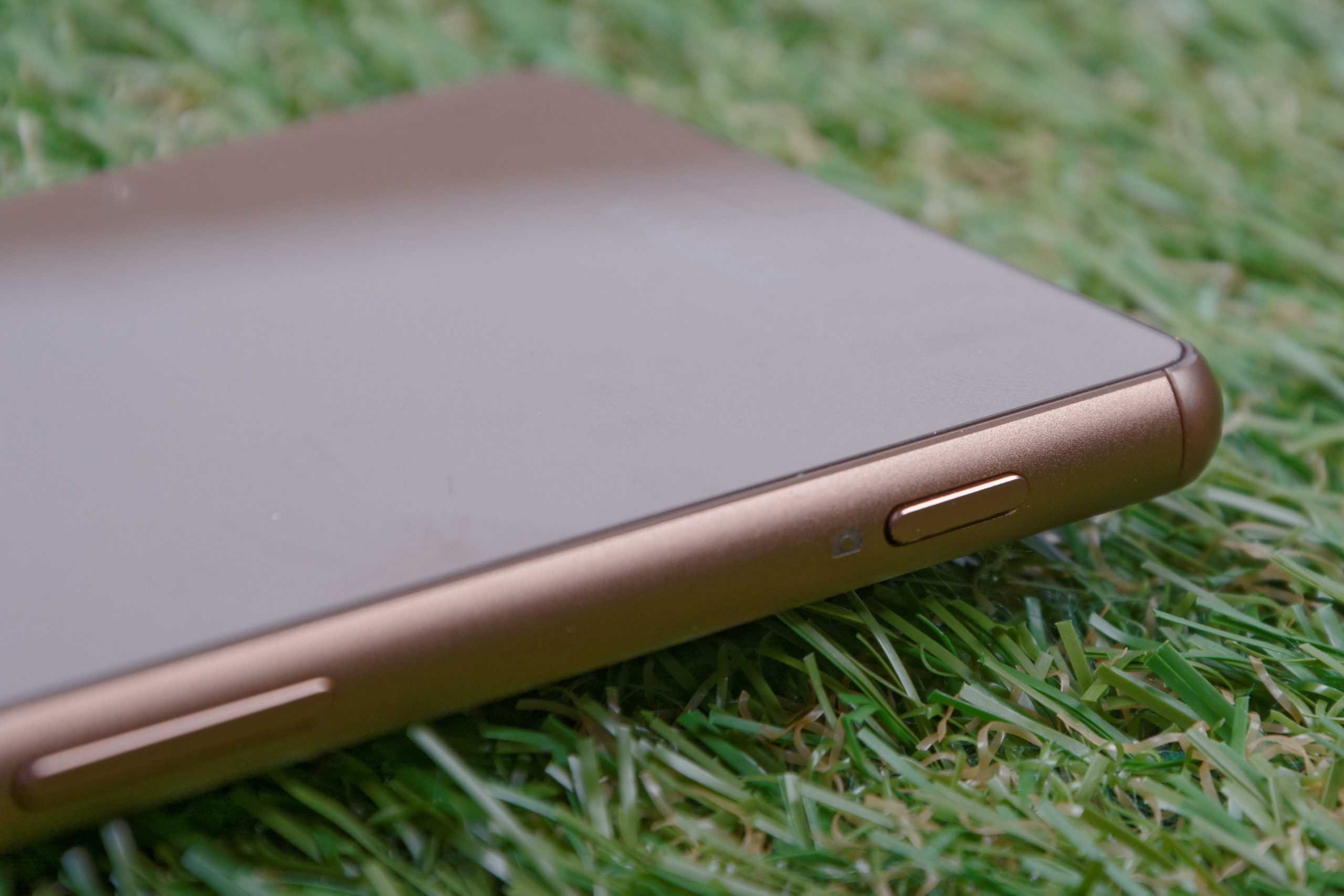 Sony Xperia Z3 - camera button