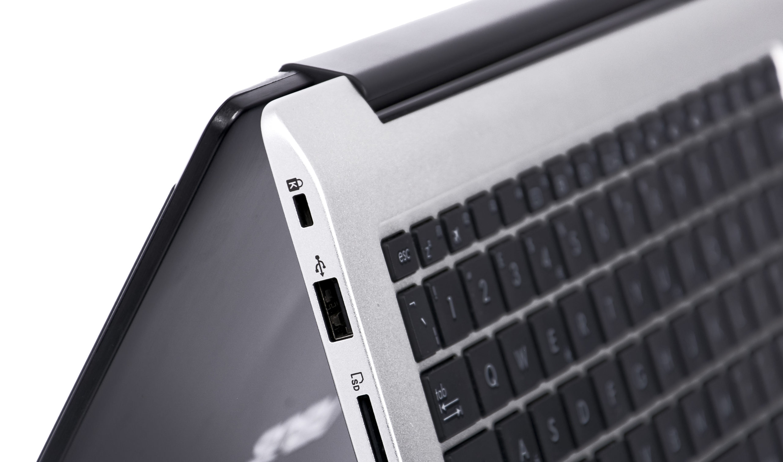 Asus Transformer Book TP300LA review - hinge