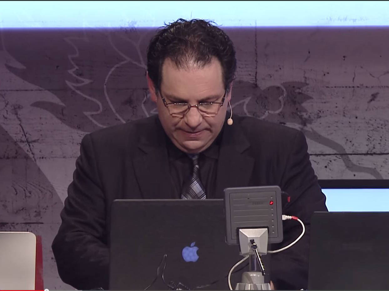 CeBIT 2015: Kevin Mitnick hacks audience at German tech show