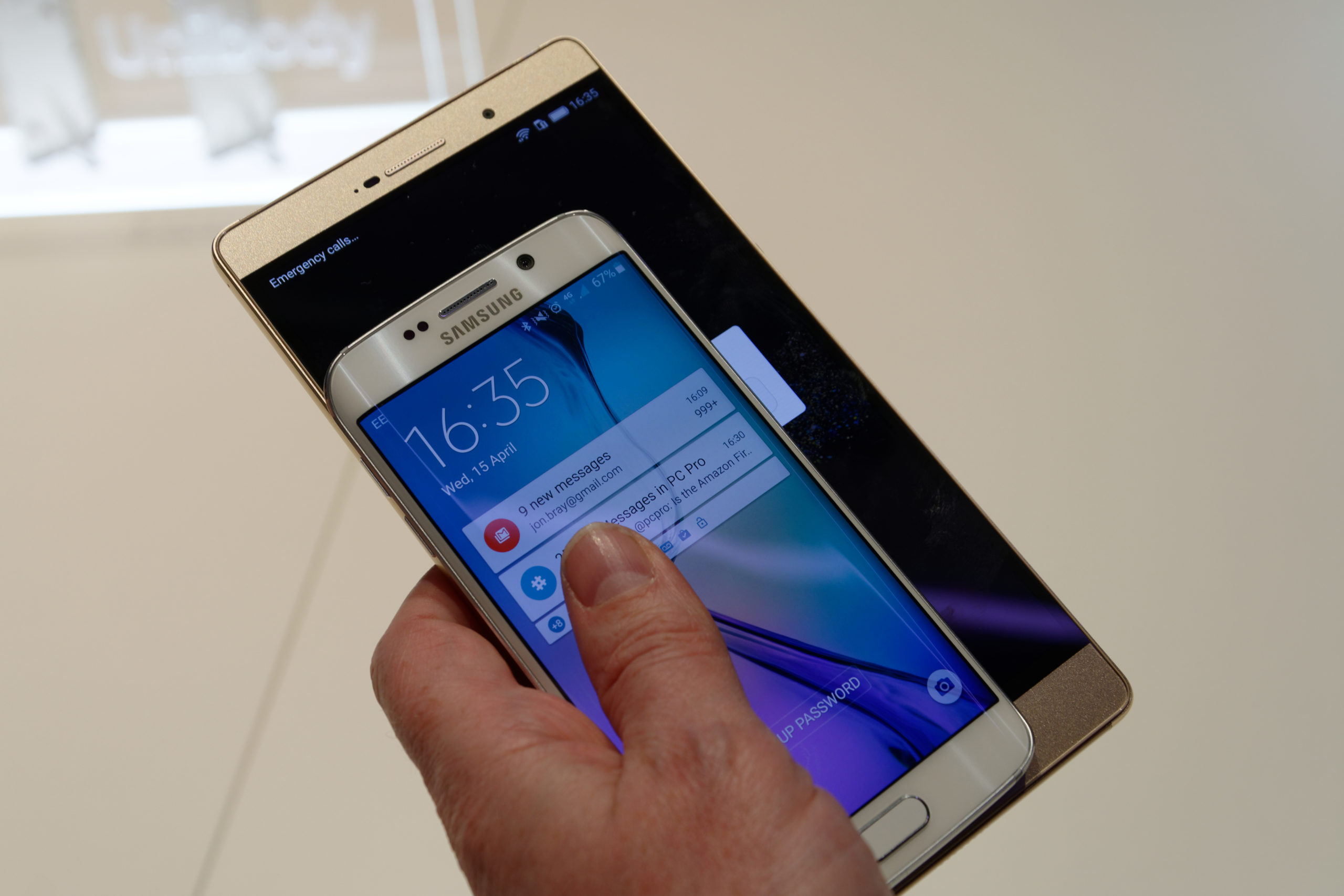Huawei Ascend P8 Max review - vs Samsung Galaxy S6 Edge