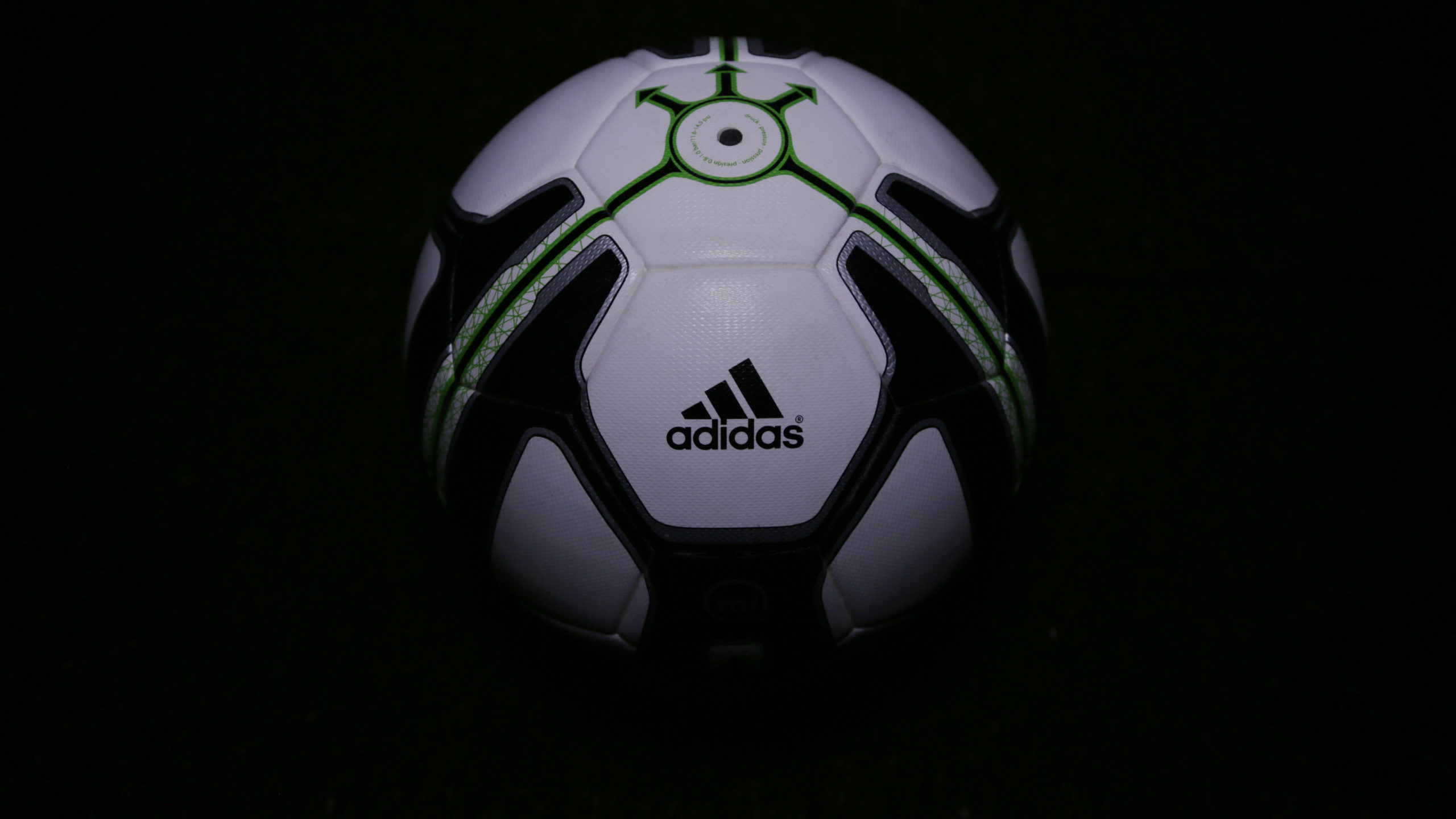 Adidas miCoach Smart Ball review - front of ball