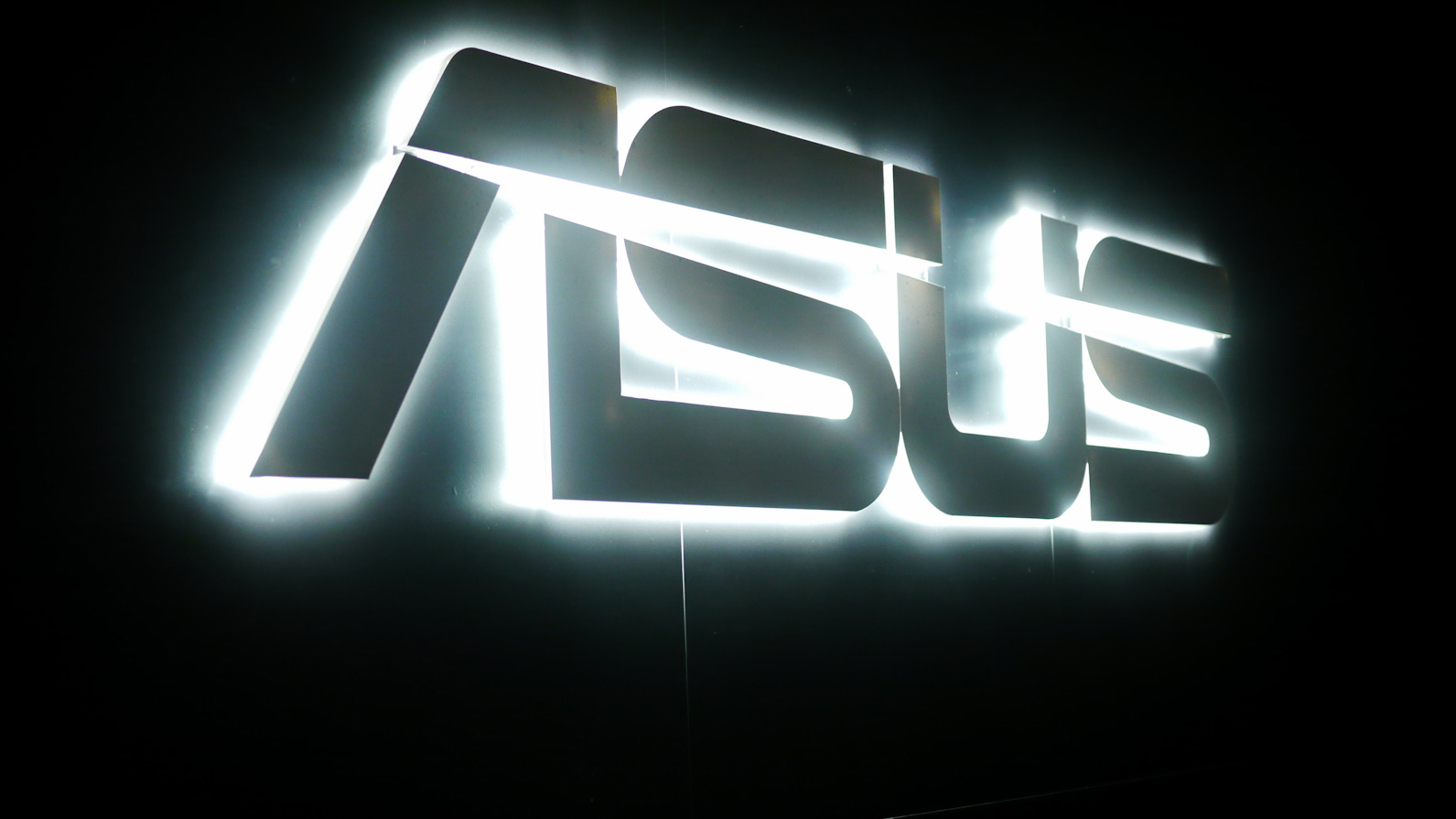 IFA 2015: What to expect from Samsung, Sony, and Microsoft - Asus Stand