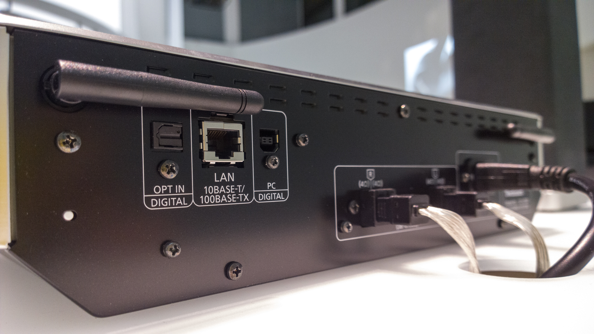 technics-ottava-rear-connections