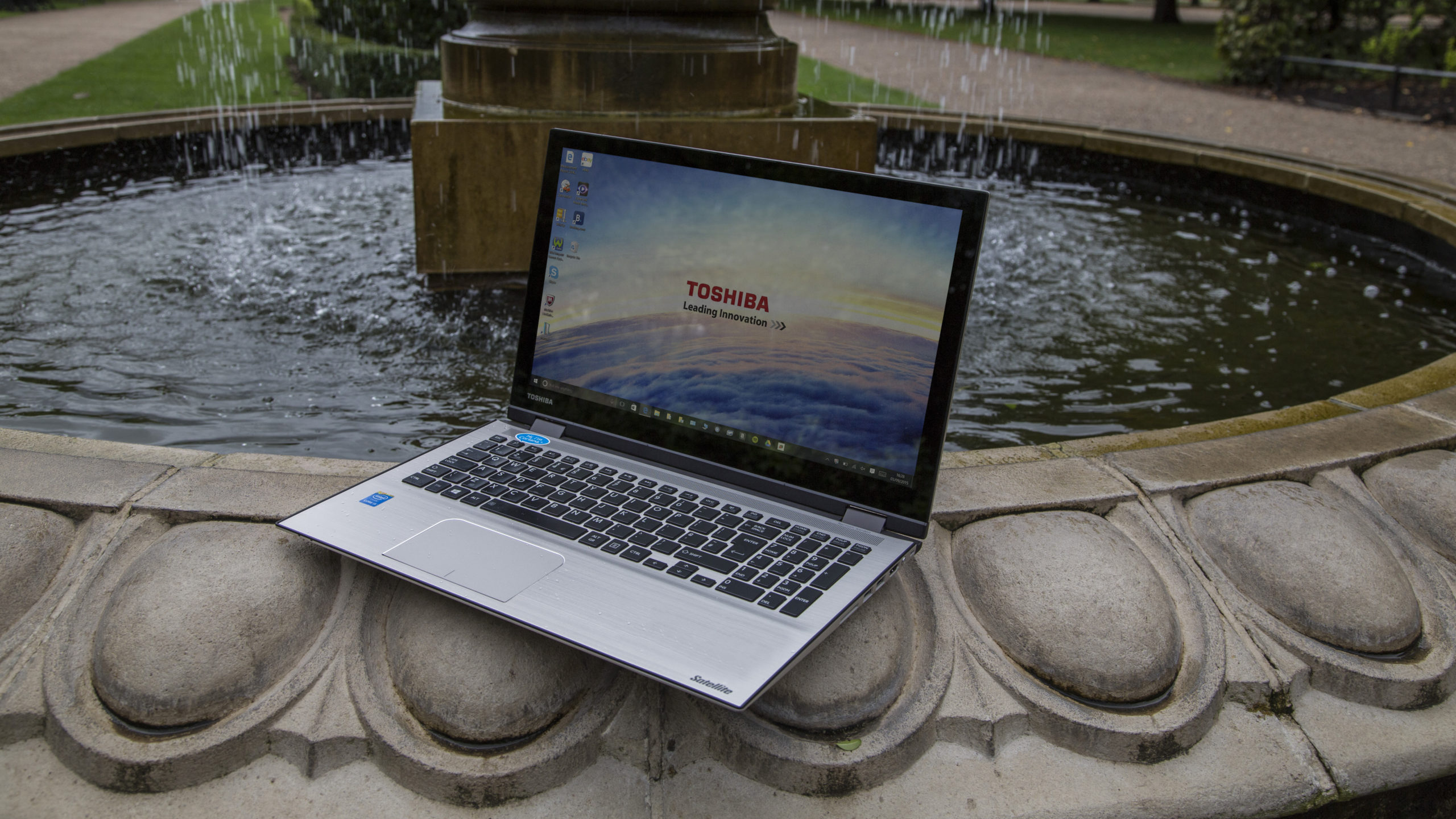 Toshiba Satellite Radius 15 review: Main shot