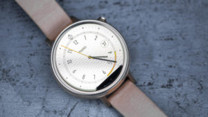 Motorola Moto 360 2 review: The small black bar at the bottom of the screen can be distracting