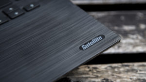 Toshiba Satellite C40-C review: Satellite logo
