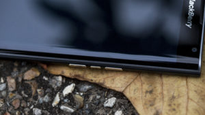 BlackBerry Priv review: Volume buttons