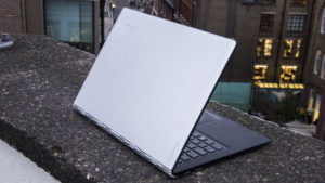 Lenovo Yoga 900 review: Rear