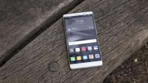 Huawei Mate 8 review: Front on