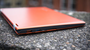 Lenovo Yoga 700 review: Left side
