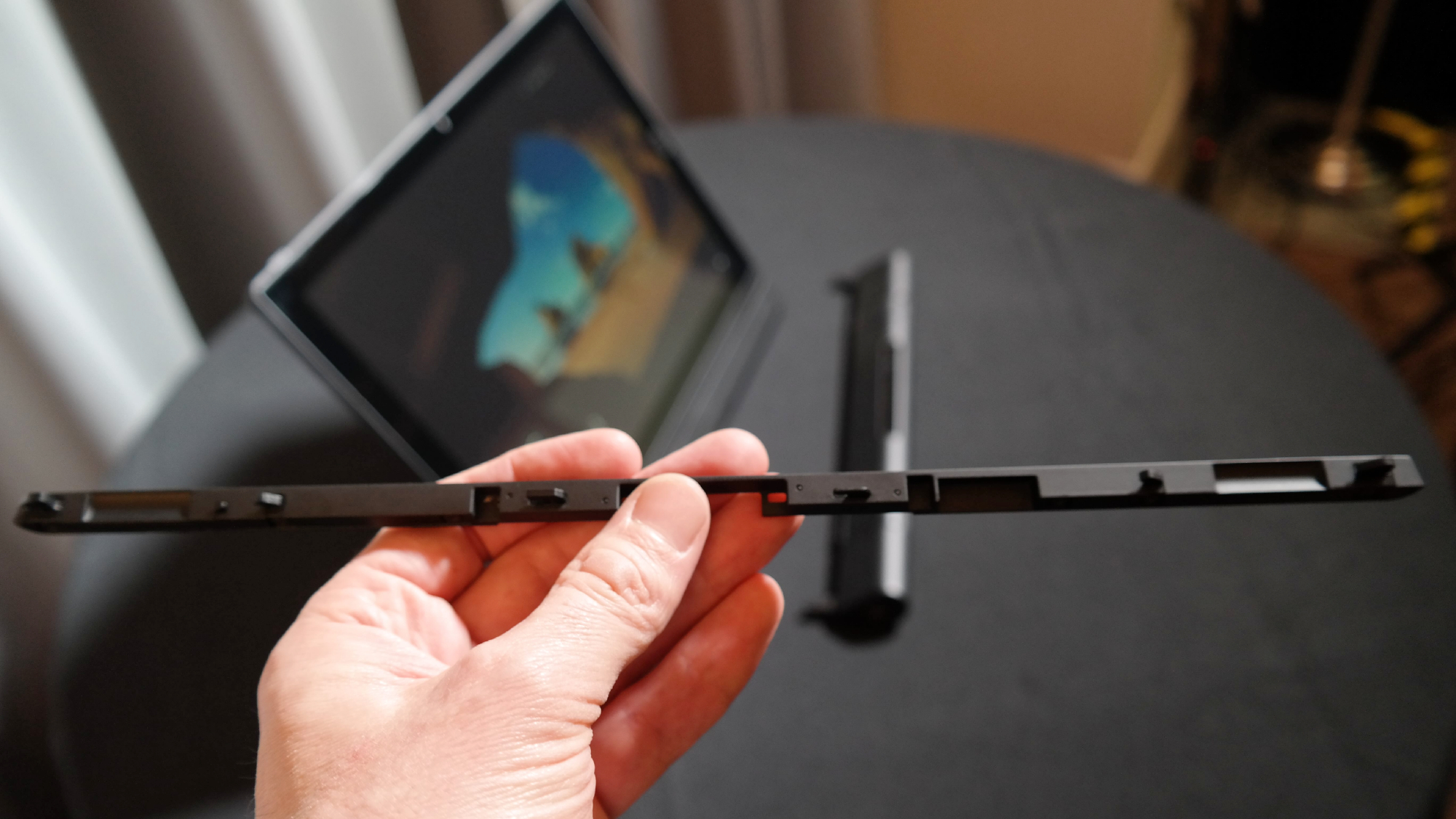 Lenovo ThinkPad X1 Tablet review: Module connector