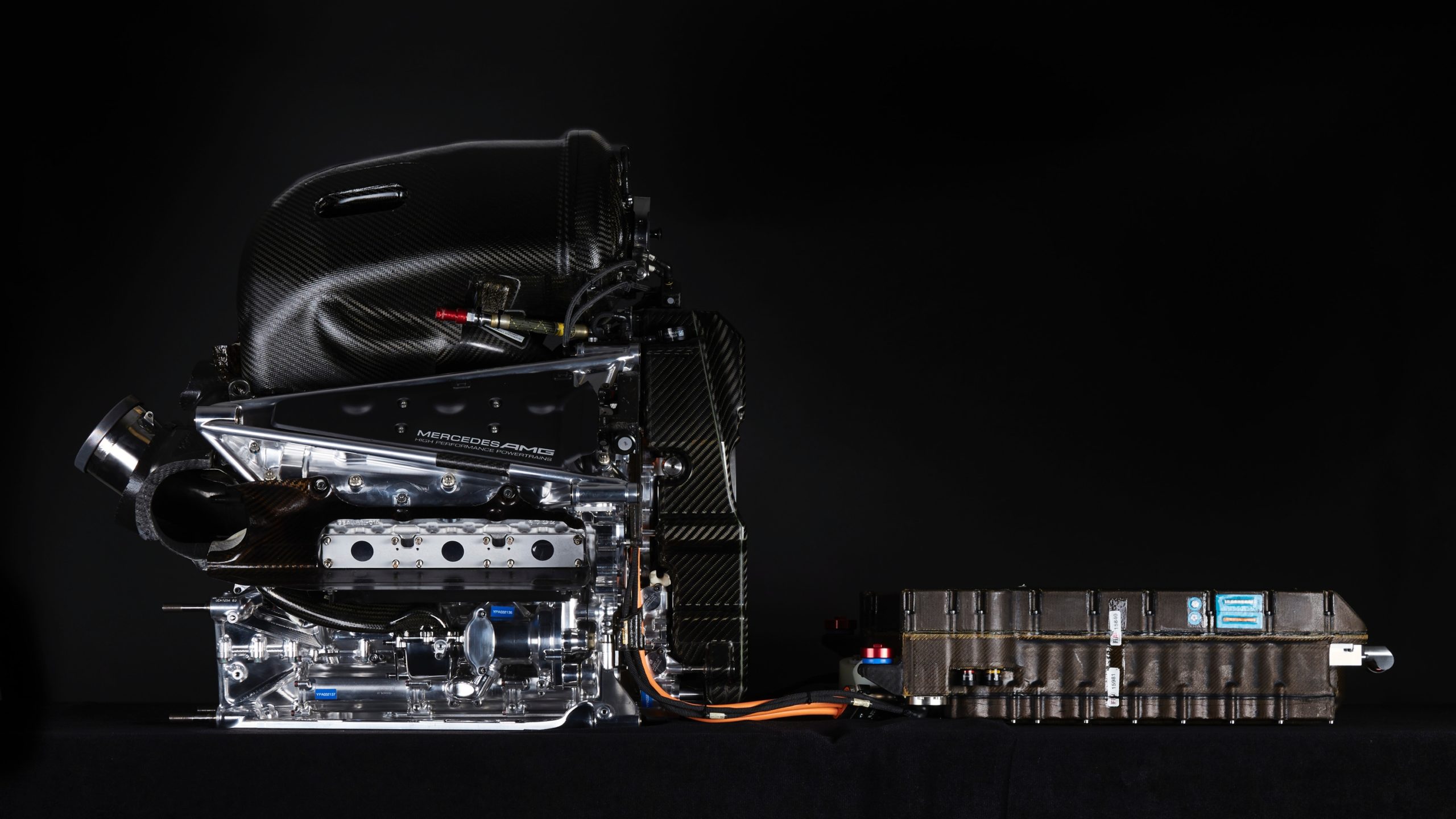 meredes_engine_side_on