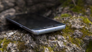 Samsung Galaxy S7 review: Top edge