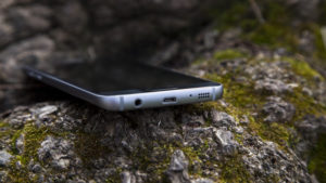 Samsung Galaxy S7 review: Bottom edge