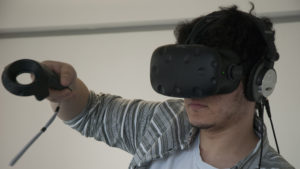 htc_vive-vaughn_highfield-hand_2