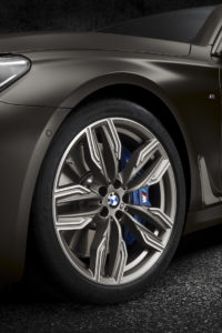 bmw_7_series_review_2015_9