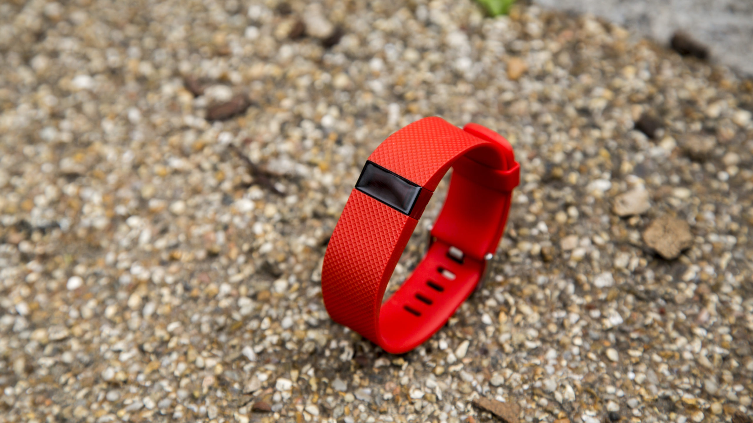 Spændende Polar Sway Fitbit Charge HR review: Super features, but could be more sleek
