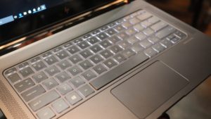 hp_spectre_hinge