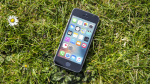 Apple iPhone SE review: The best battery life of any iPhone