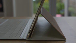 Huawei MateBook steep position, side on