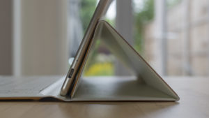 Huawei MateBook steep position
