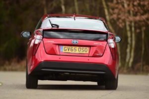 toyota_prius_review_2016_3
