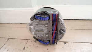 dyson_360_eye_brush_underneath