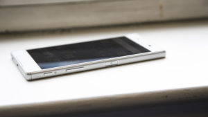 Xperia Z5 side