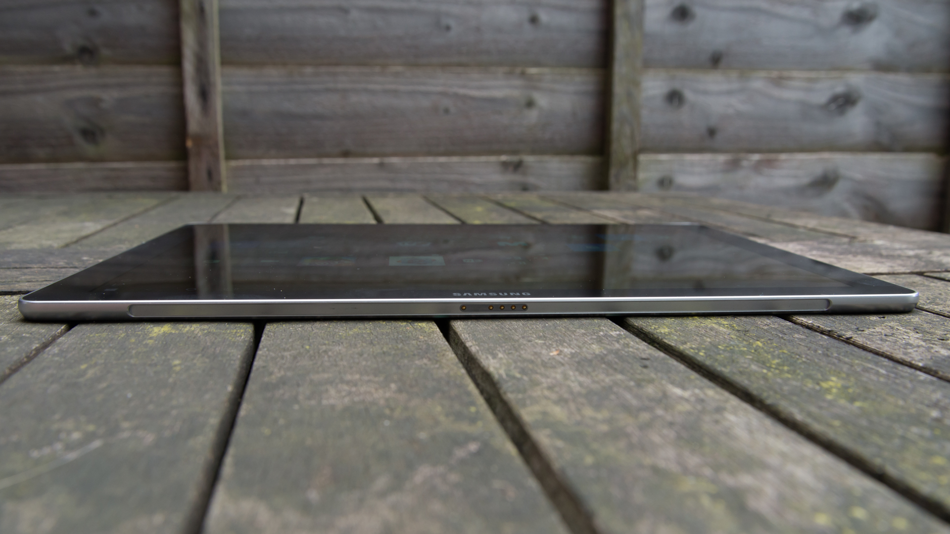 The TabPro S is just as thin as a regular tablet, but it’s more powerful.