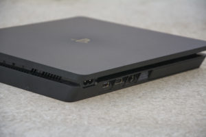 ps4_slim_back