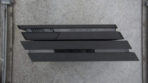 ps4_slim_comparison_shot_side_standing