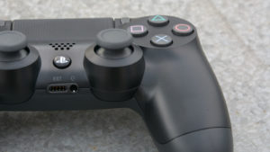 ps4_slim_dualshock_4_right
