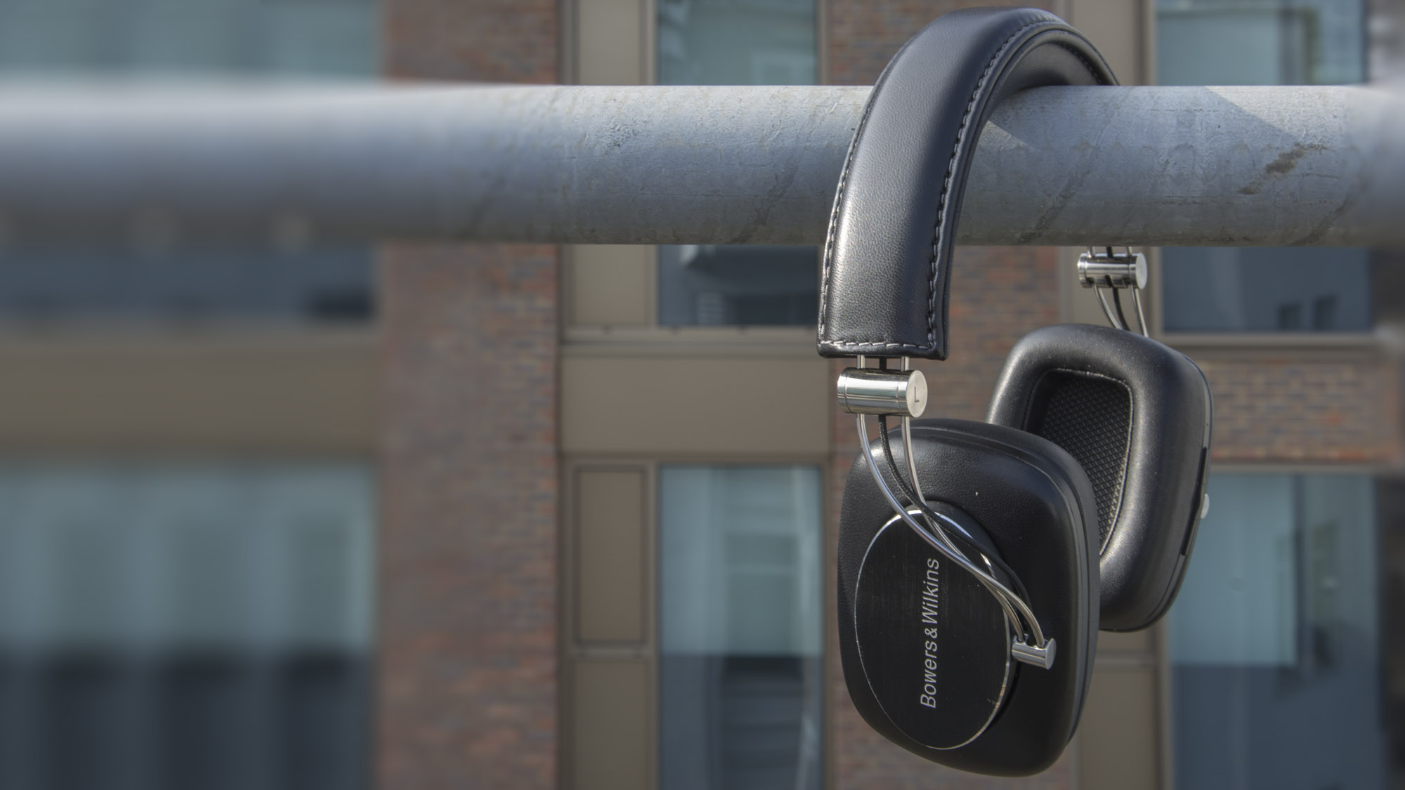 Bowers & Wilkins P7 Wireless review: Cutting the cord