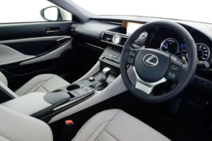 2016-rc-300h-interior-2