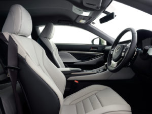 2016-rc-300h-interior-4