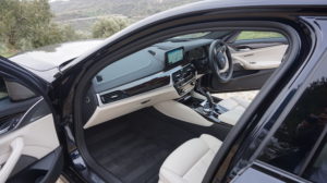 new_bmw_5_series_review_2017_8_0