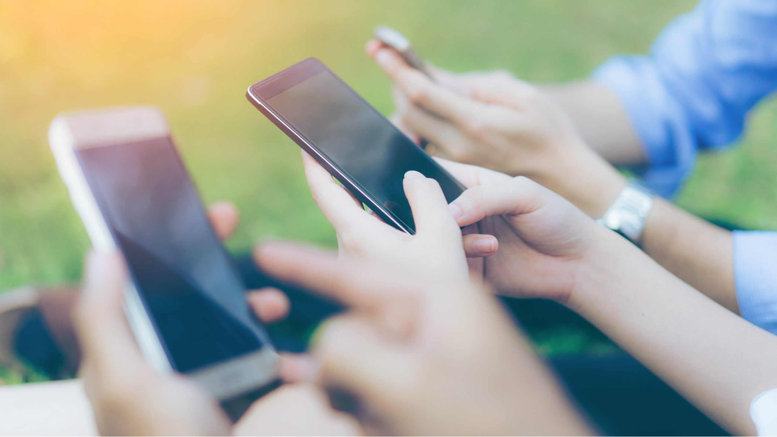 british_teens_use_phones_a_lot