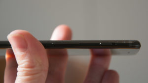 OnePlus 5 left edge
