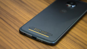 motorola-moto-z2-play-review-10