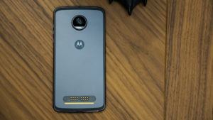 motorola-moto-z2-play-review-11