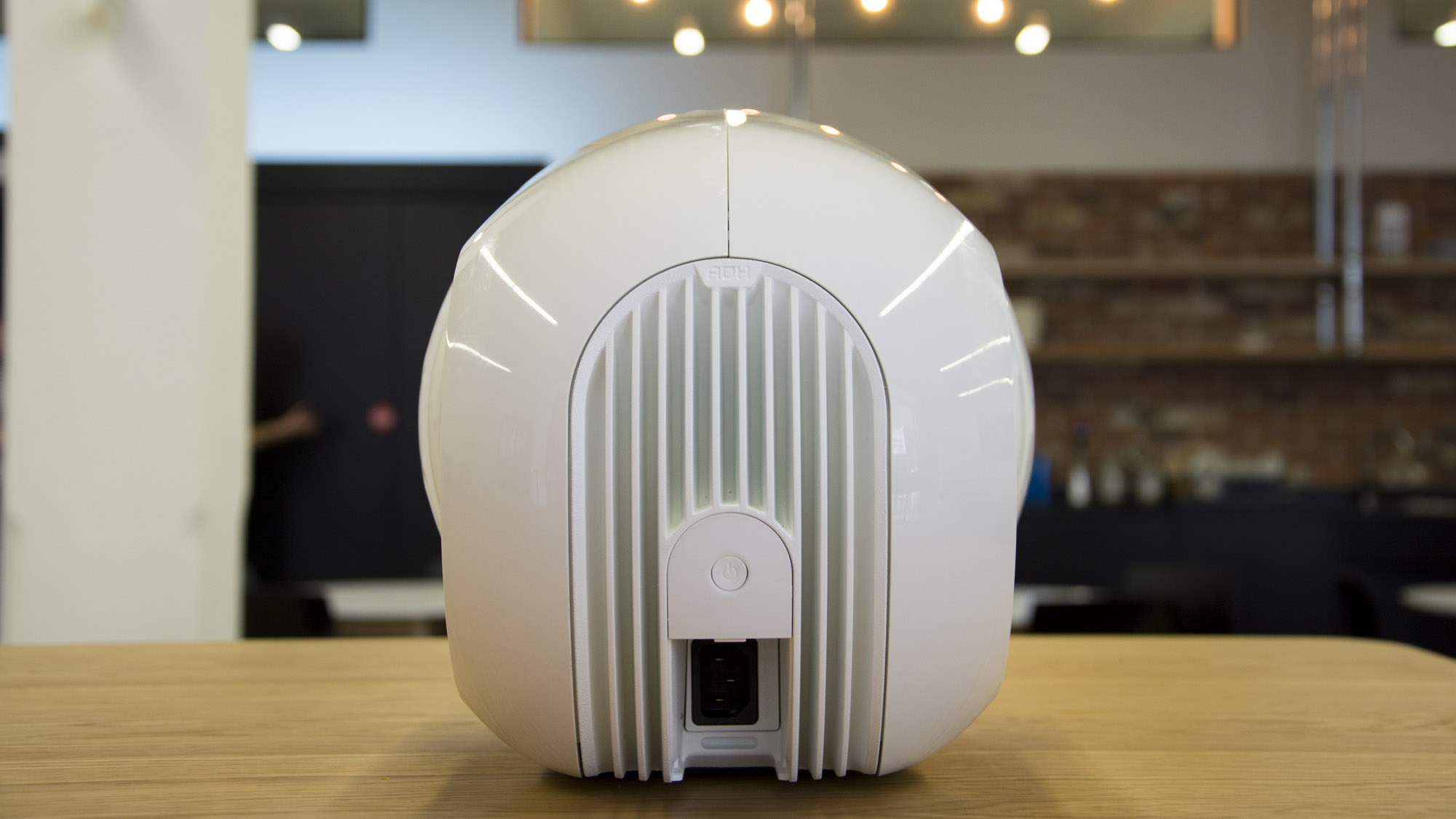 devialet_gold_phantom_review_-_back